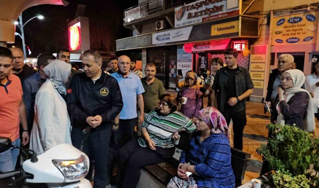 Balıkesir'in Sındırgı ilçesinde 6.1 büyüklüğünde meydana gelen depremde, 81 yaşındaki