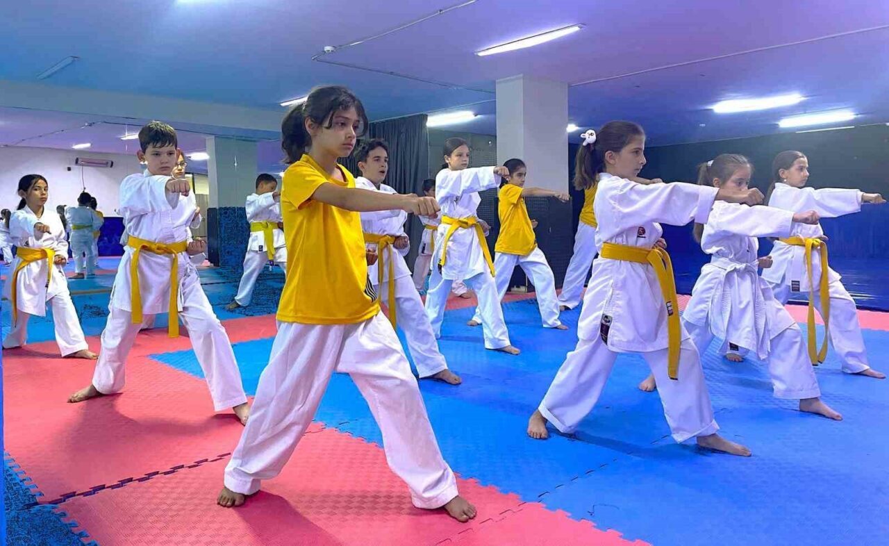 Başiskele'de bu yıl 5'incisi gerçekleştirilen Yaz Spor Okulları'nda yaklaşık 3.700