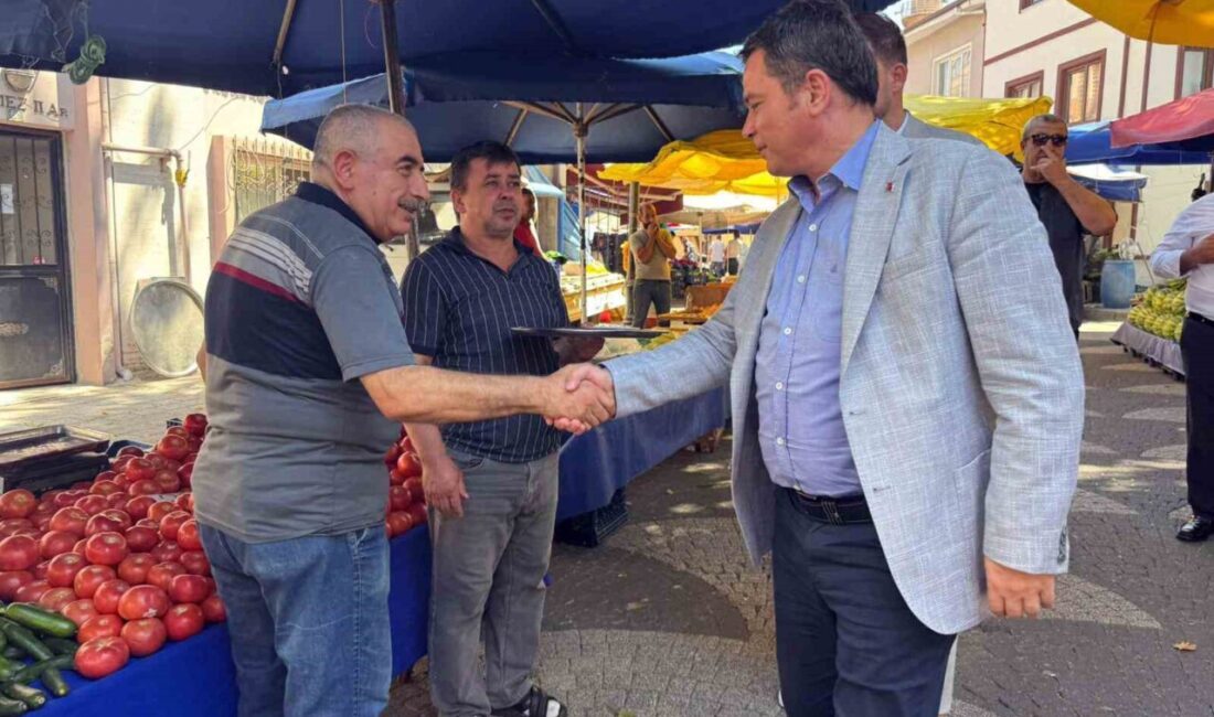 Osmangazi Belediye Başkanı Erkan Aydın, Muradiye Mahallesi'ndeki pazar yerini ziyaret