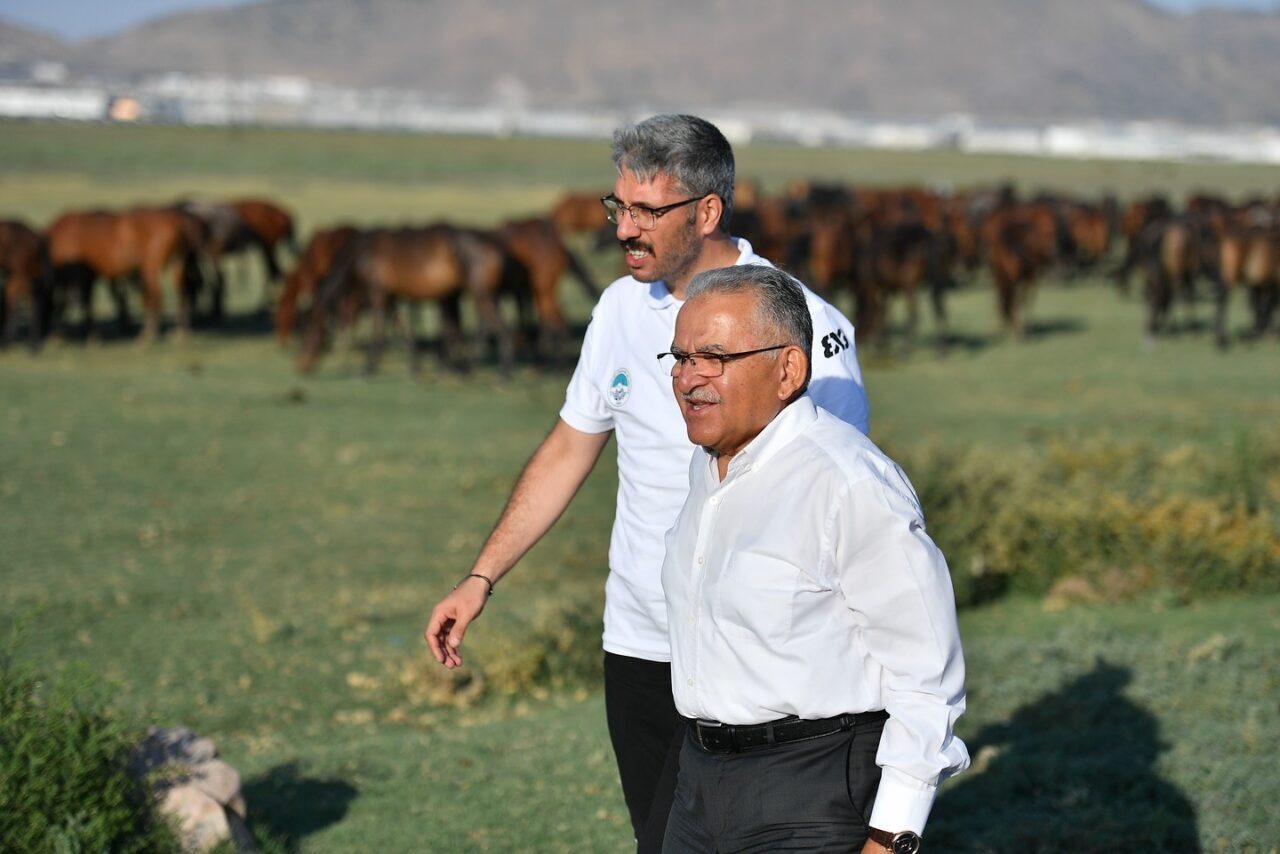 Kayseri Büyükşehir Belediye Başkanı Dr. Memduh Büyükkılıç, Hürmetçi Sazlığı'nı ziyaret