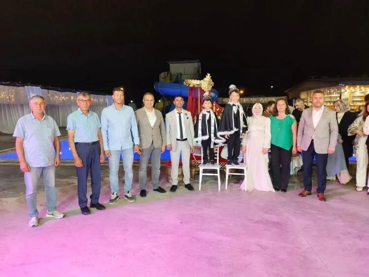 Bayırköy Belediye Başkanı Aykut Dilsiz, çeşitli düğün ve sünnet cemiyetlerine