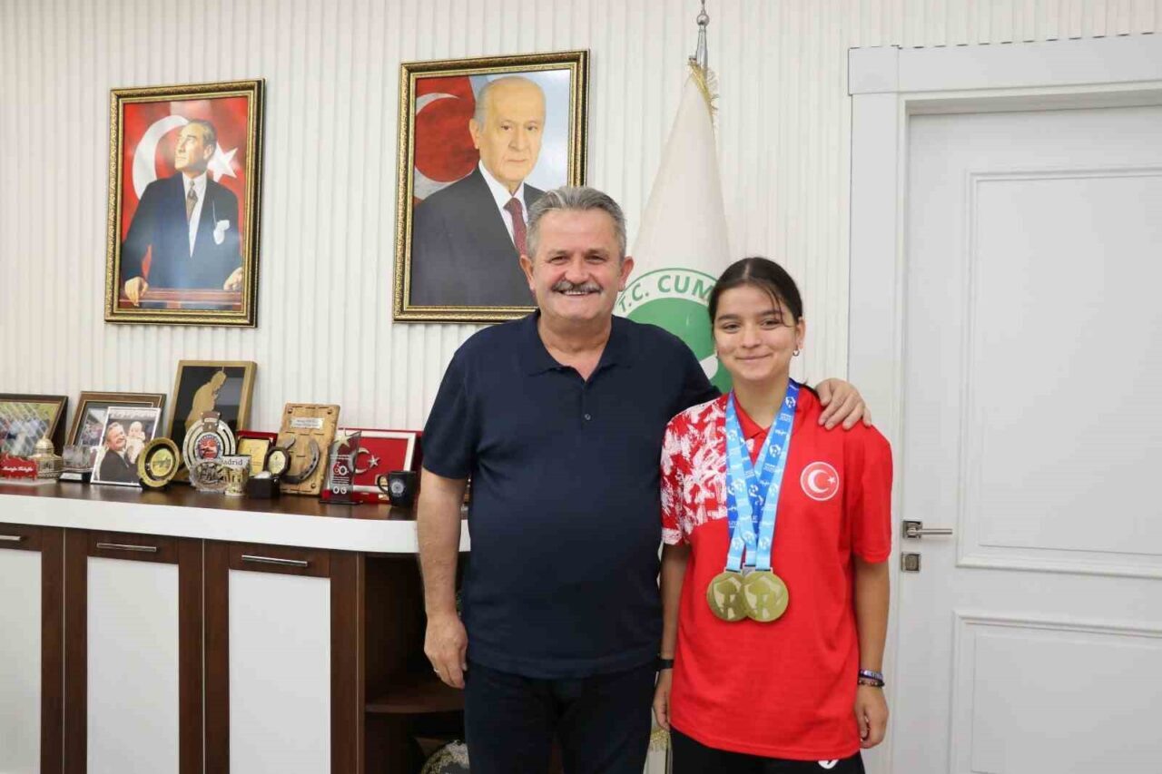 Cumayeri Belediye Başkanı Mustafa Koloğlu, Avrupa Halter Şampiyonası'nda 166 kilo