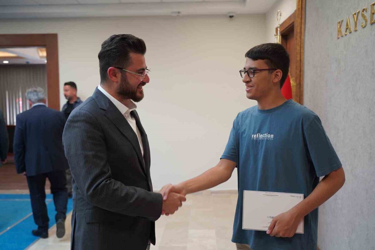 AK Parti Kayseri İl Başkanı Hüseyin Okandan, YKS Sayısal Türkiye