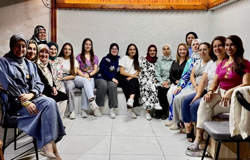 Pazaryeri Belediye Başkanı Zekiye Tekin, halkla sürekli iletişim halinde kalarak