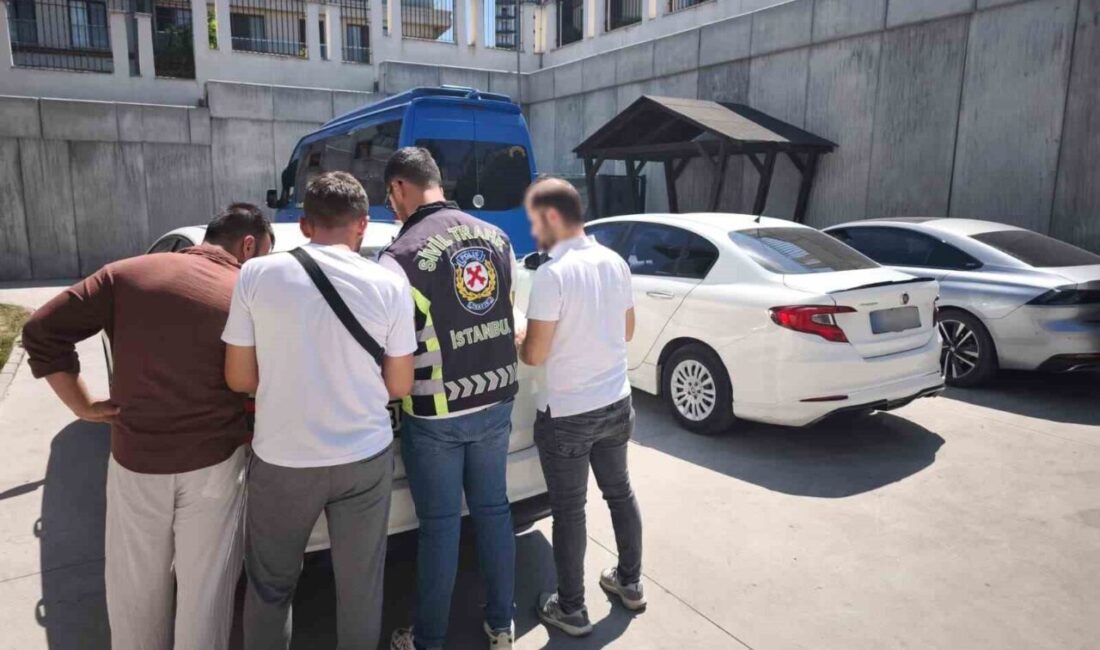 Beylikdüzü'nde ters yönde giden sürücüler H.A., S.K. ve Ö.P. yakalandı.