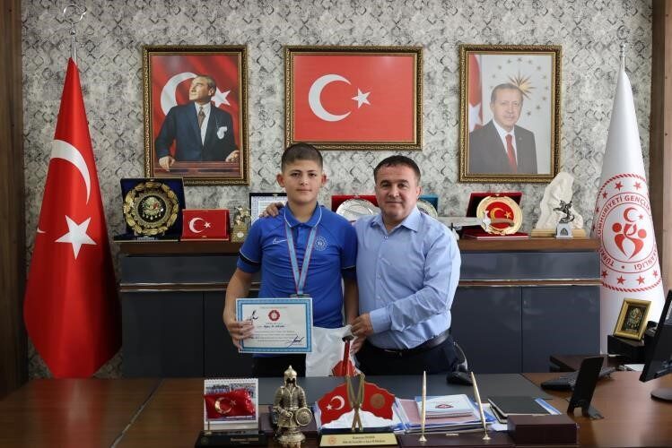 Mardin’deki Minikler Judo Türkiye Şampiyonası'na katılan Bilecikli Aybars Ali Akpınar,
