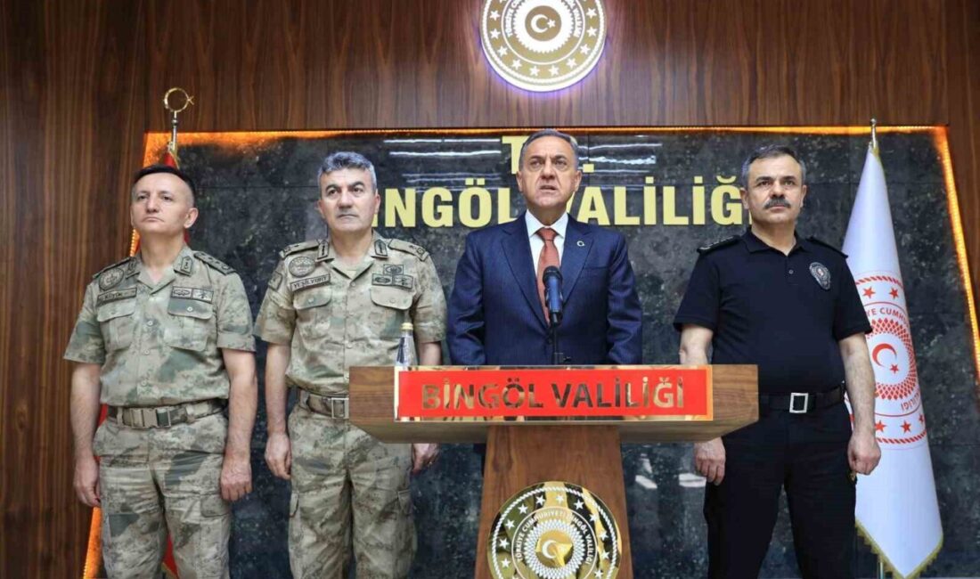 Bingöl'de düzenlenen güvenlik toplantısında Vali Ahmet Hamdi Usta, son iki