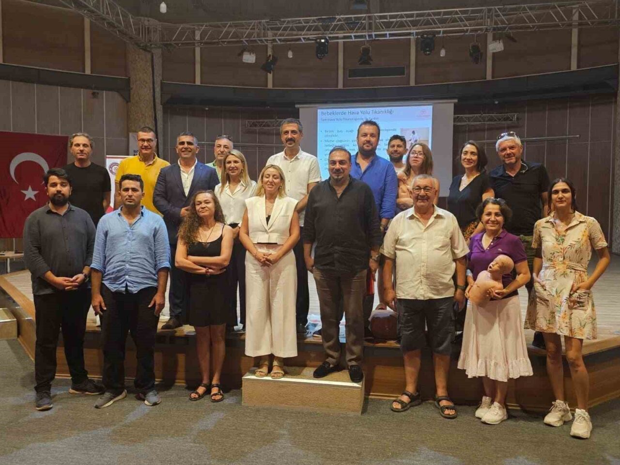 Bodrum'daki gazeteciler, "İş Sağlığı, Güvenliği ve İlkyardım Farkındalık Eğitimi" ile