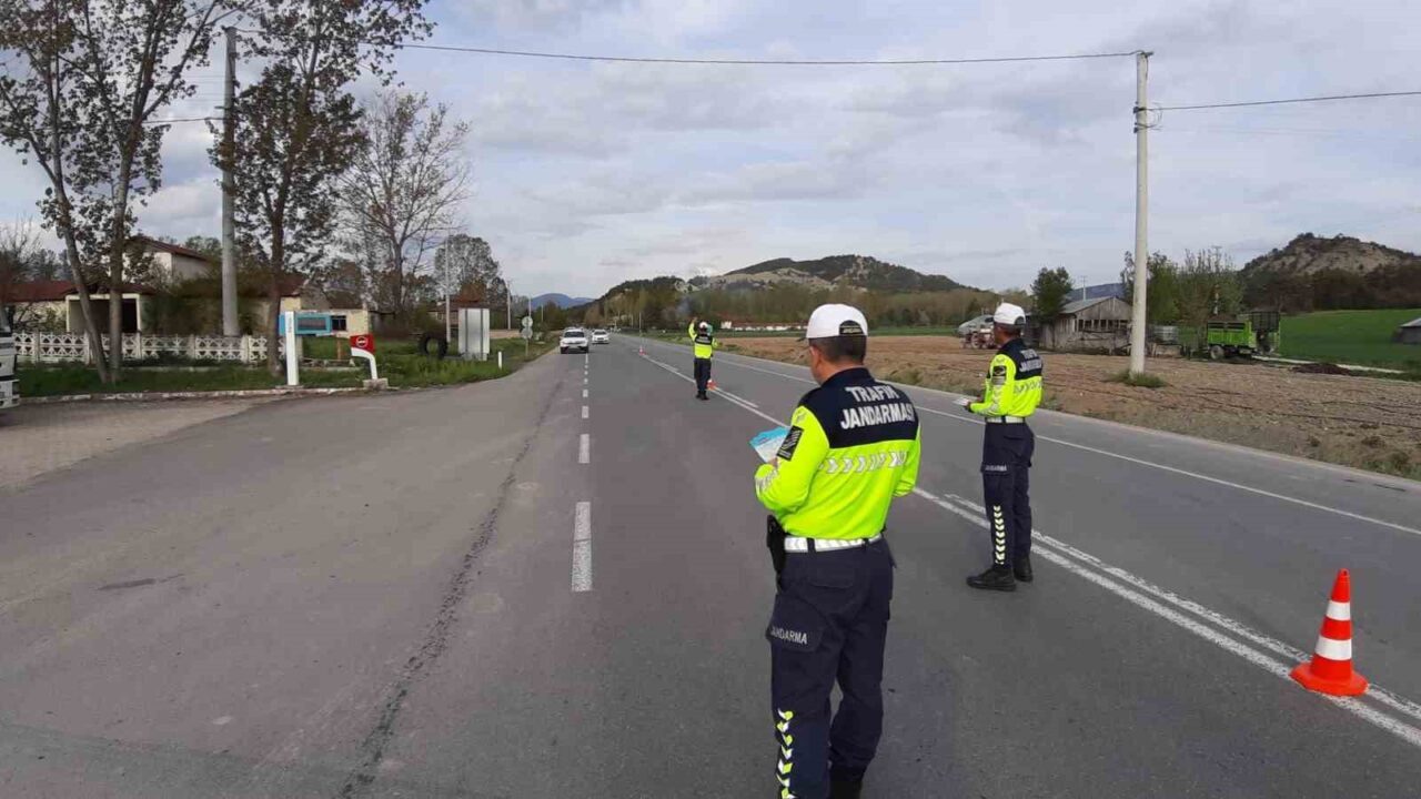 Bolu'da, 4-10 Ağustos'ta gerçekleştirilen trafik denetimlerinde toplam 30 bin 120