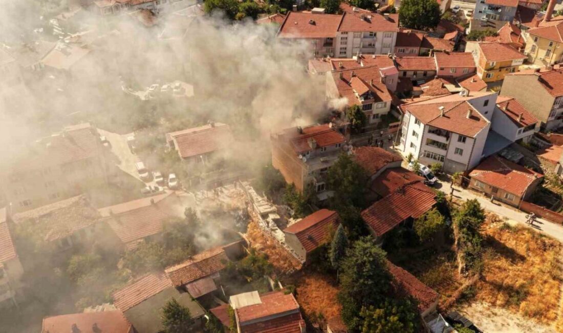 Bilecik'in Bozüyük ilçesinde Osman D.'ye ait evde, akşam saatlerinde çıkan