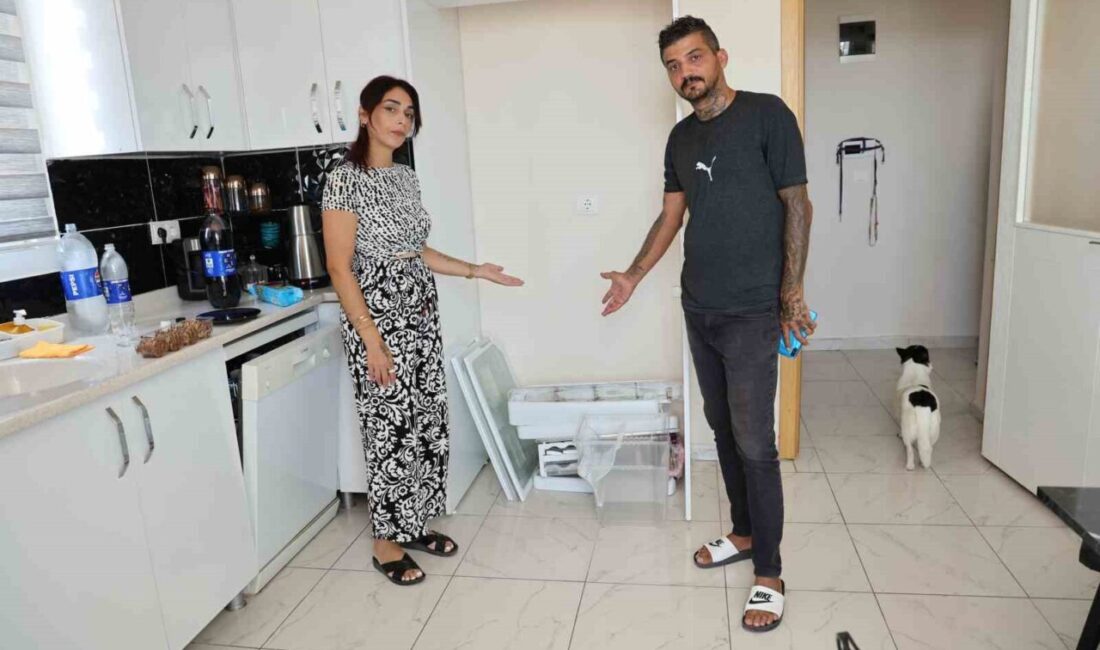 Adana'da Kahraman Murat Denizli, tamir için gönderdiği buzdolabını 1,5 aydır