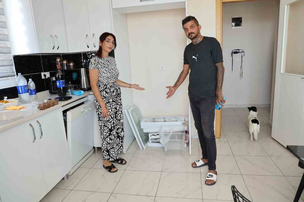 Adana'da Kahraman Murat Denizli, tamir için gönderdiği buzdolabını 1,5 aydır