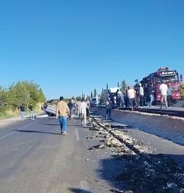 Adıyaman-Kahta karayolunda meydana gelen kazada iki otomobil çarpıştı. Çarpmanın etkisiyle