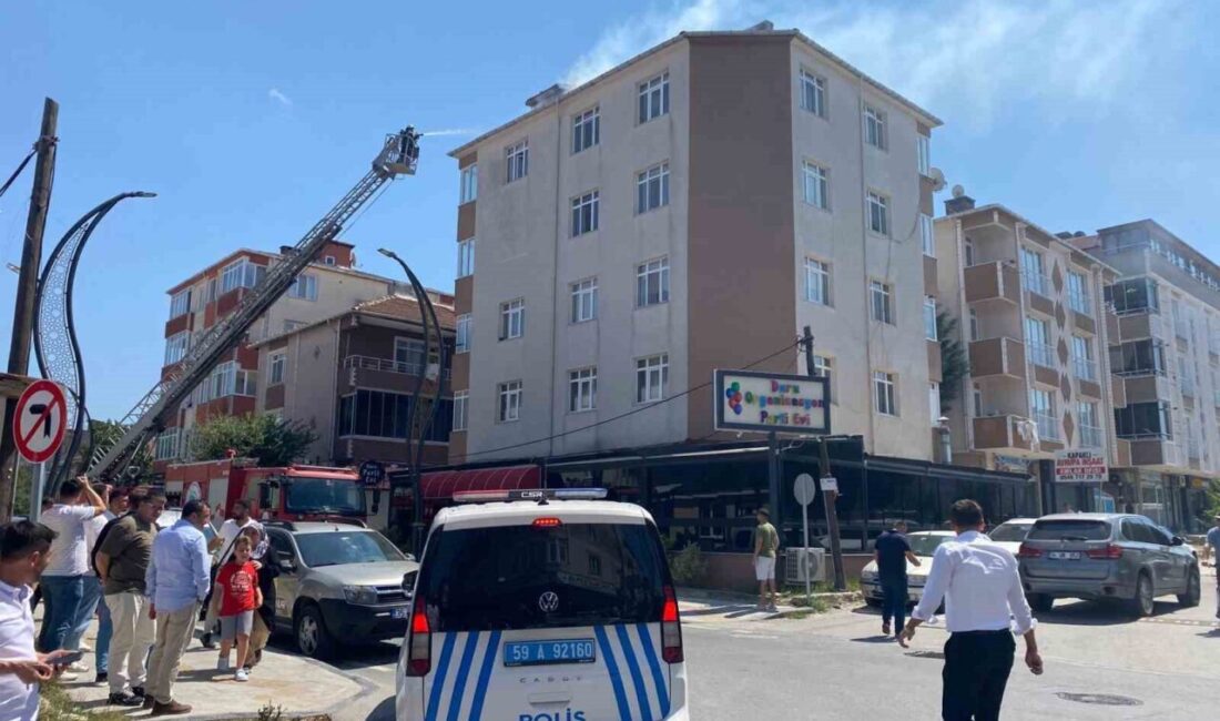 Tekirdağ'ın Kapaklı ilçesinde bir apartmanın çatı katında kaynak yapılırken yangın