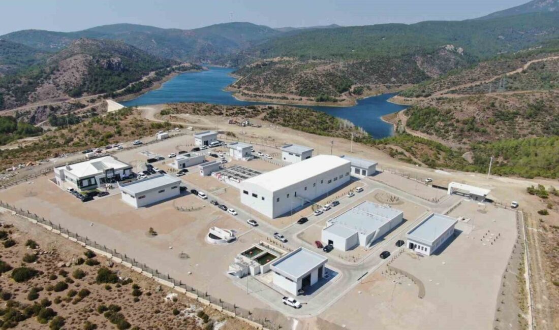 Çeşme'de açılan Karareis Barajı ve Salman Göleti arıtma tesisi, günlük