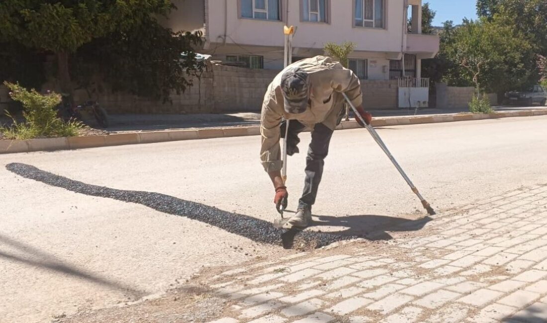 Adıyaman Gölbaşı ilçesinde bedensel engelli muhtar Bünyamin Dağlılar, kazaların sıkça