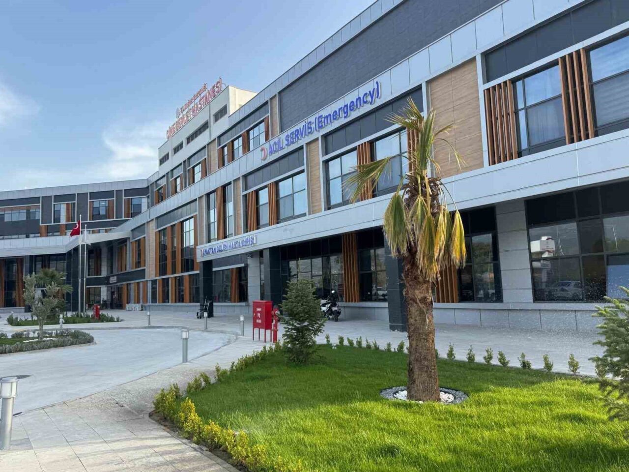 Aydın'ın Çine ilçesinde, 18 yaşındaki Şehnur Üstüntaş'ın kullandığı motosiklet, S.A.'nın