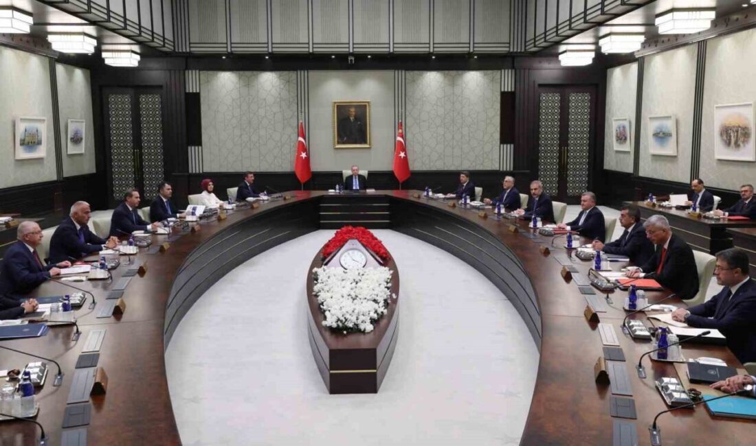 Cumhurbaşkanı Recep Tayyip Erdoğan, Beştepe'de Cumhurbaşkanlığı Kabinesi'ni topladı.