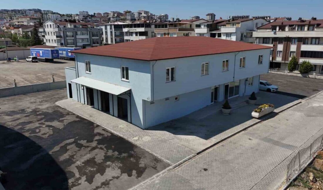 Darıca Belediyesi'nin yeni mezarlık hizmet binası açılışa hazırlanıyor. Başkan Muzaffer