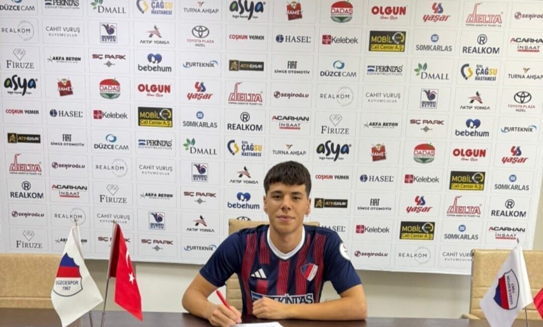 Düzcespor, Denizlispor'dan 21 yaşındaki defans oyuncusu Emir Toprak Dinç ile