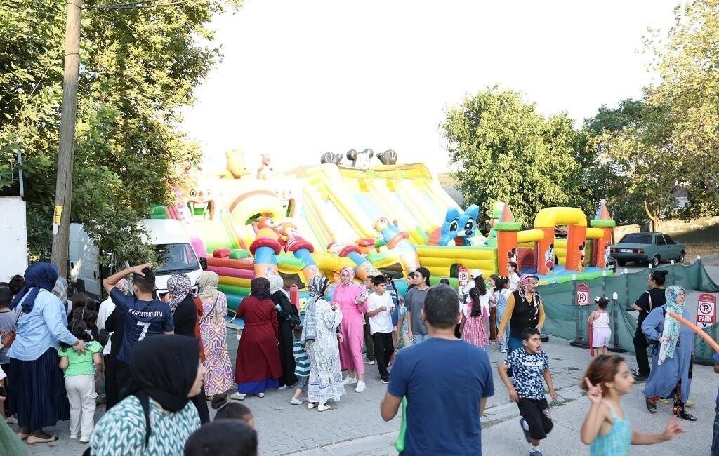 Dilovası Belediyesi, Polisan Ortaokulu bahçesinde düzenlediği Çocuk Eğlencesi Şenliği ile