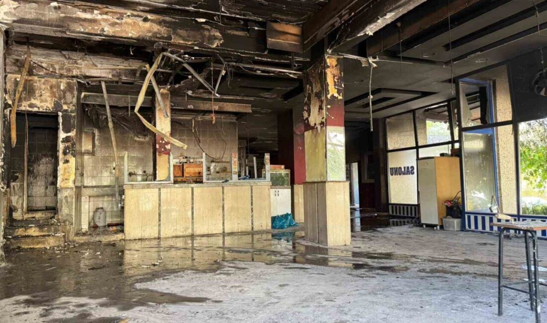 Diyarbakır’ın Kayapınar ilçesindeki bir kahvehanede elektrik panosundan yangın çıktı. Yangın,
