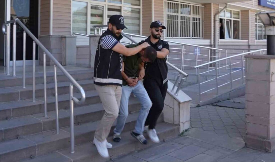 Kırıkkale'de bir kamu hastanesinde görevli M.T.C., yönettiği doktor hesapları aracılığıyla