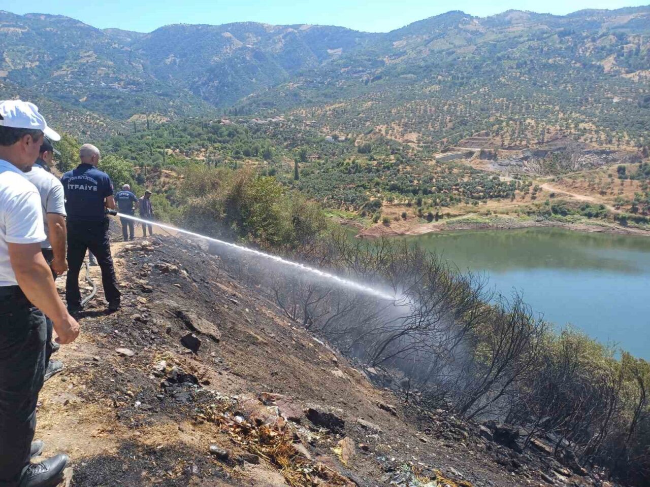 Aydın'ın Köşk İlçesi, Kırsal Başçayır mahallesinde meydana gelen yangın, vatandaşların