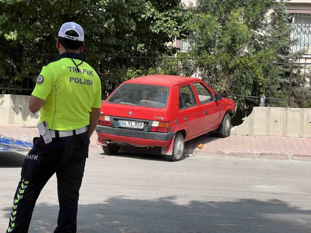 Konya'nın Karatay ilçesinde, dur ihtarına uymayan sürücü F.E.B., polis memuru