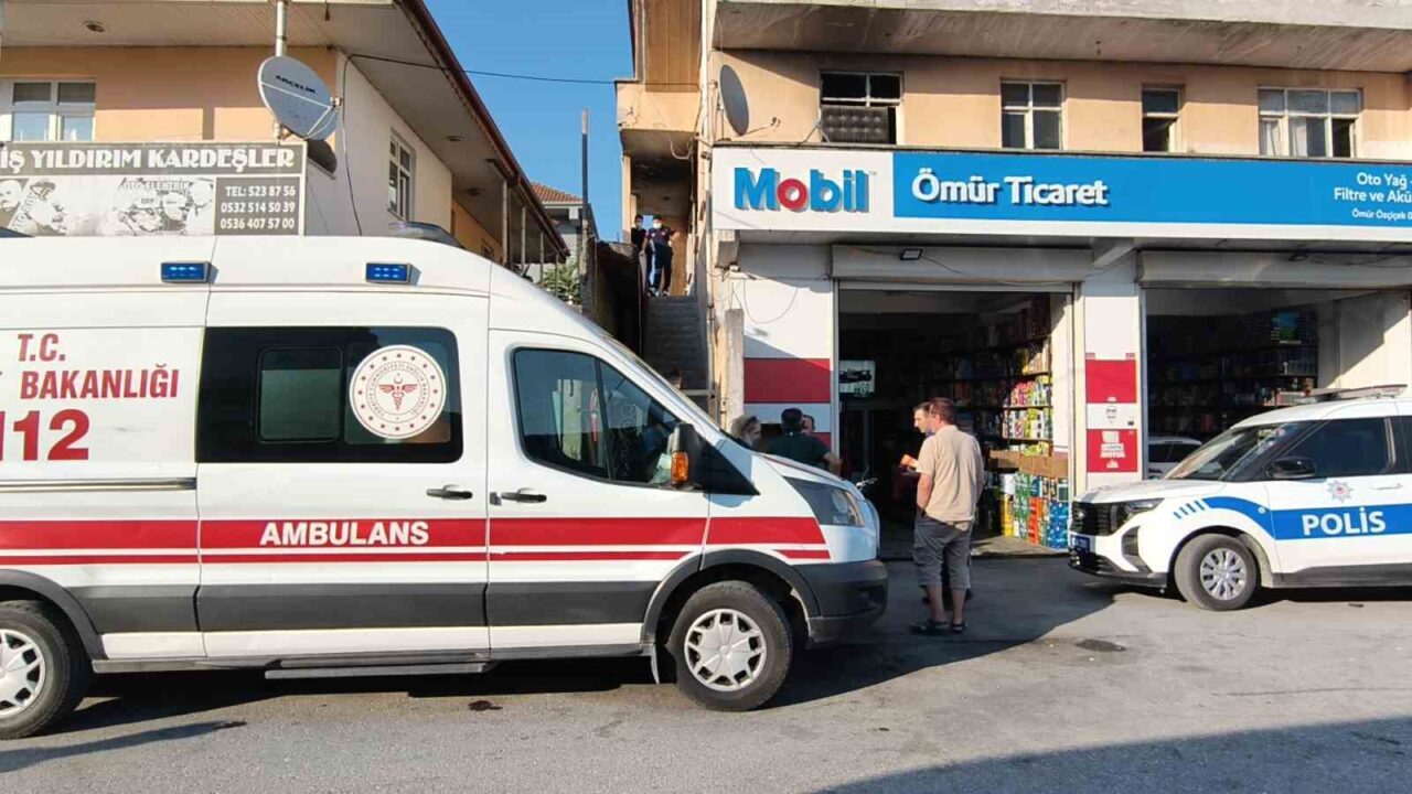 Düzce'de yalnız yaşayan 46 yaşındaki İsa Şahin, evinde ölü bulundu.