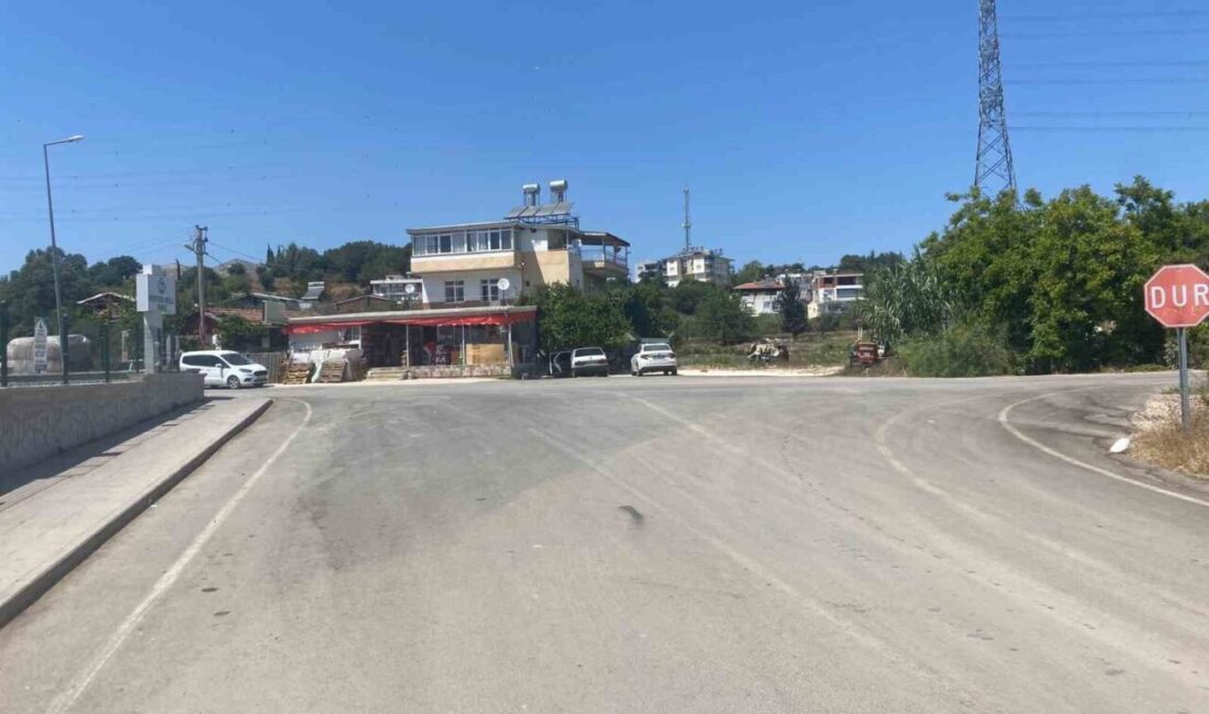 Antalya'nın Serik ilçesinde Muhammed G., markette alışveriş yaparken el frenini