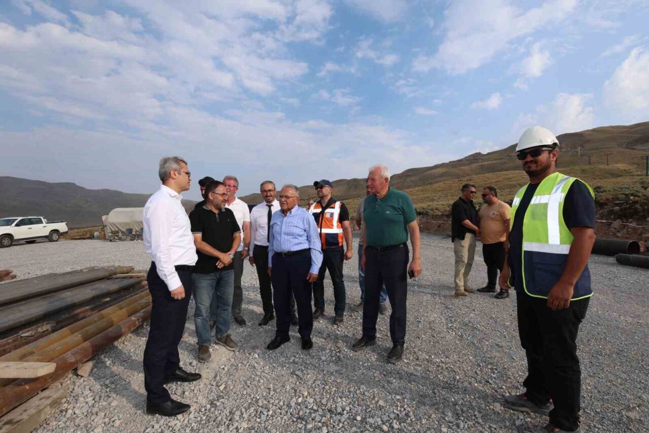 Kayseri Büyükşehir Belediye Başkanı Dr. Memduh Büyükkılıç, Erciyes'te sıcak su