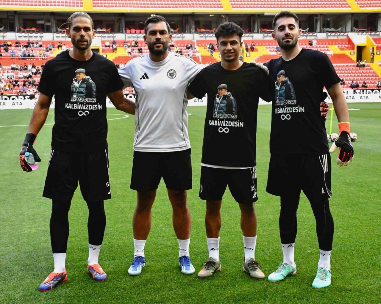 Kayserispor'un değerli emektarı Erdal Duran, vefatının ardından unutulmadı. Kayserispor ve