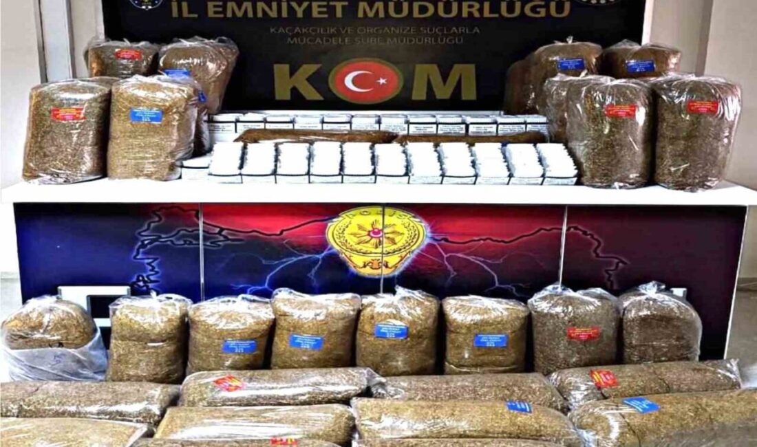 Erzincan'da uygulama noktasında durdurulan otobüste, 440 paket makaron ve 40