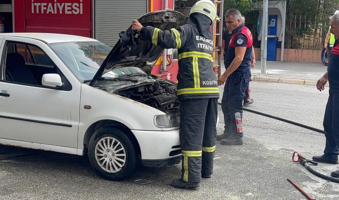 Erzincan'da B.G.'ye ait bir otomobil, Adnan Menderes Caddesi'nde seyrederken alev