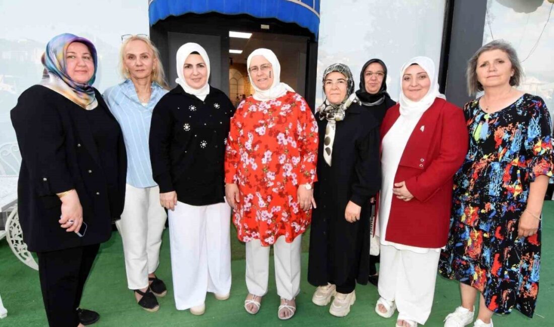 Erzurum Gönüllü Anneler Derneği, Onursal Başkan Gülhan Altınok ve Başkan