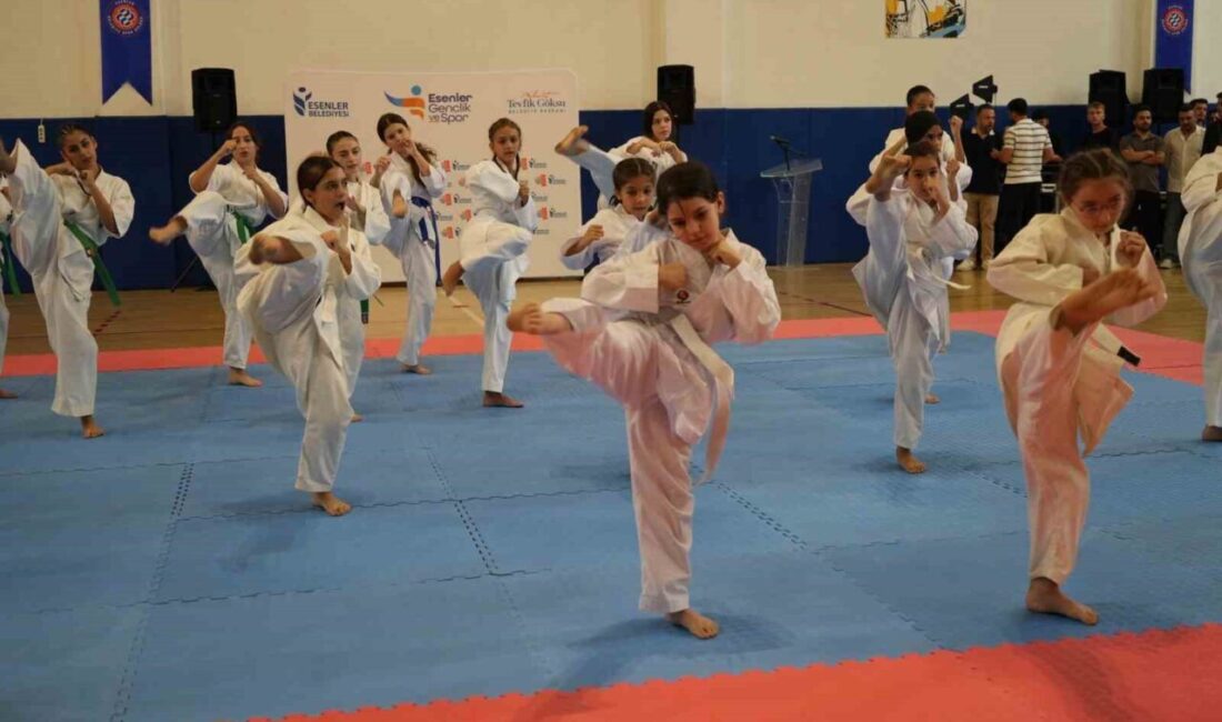 Esenler Belediyesi, Yaz Spor Okulları'nın kapanışını düzenleyerek 4-14 yaş arası