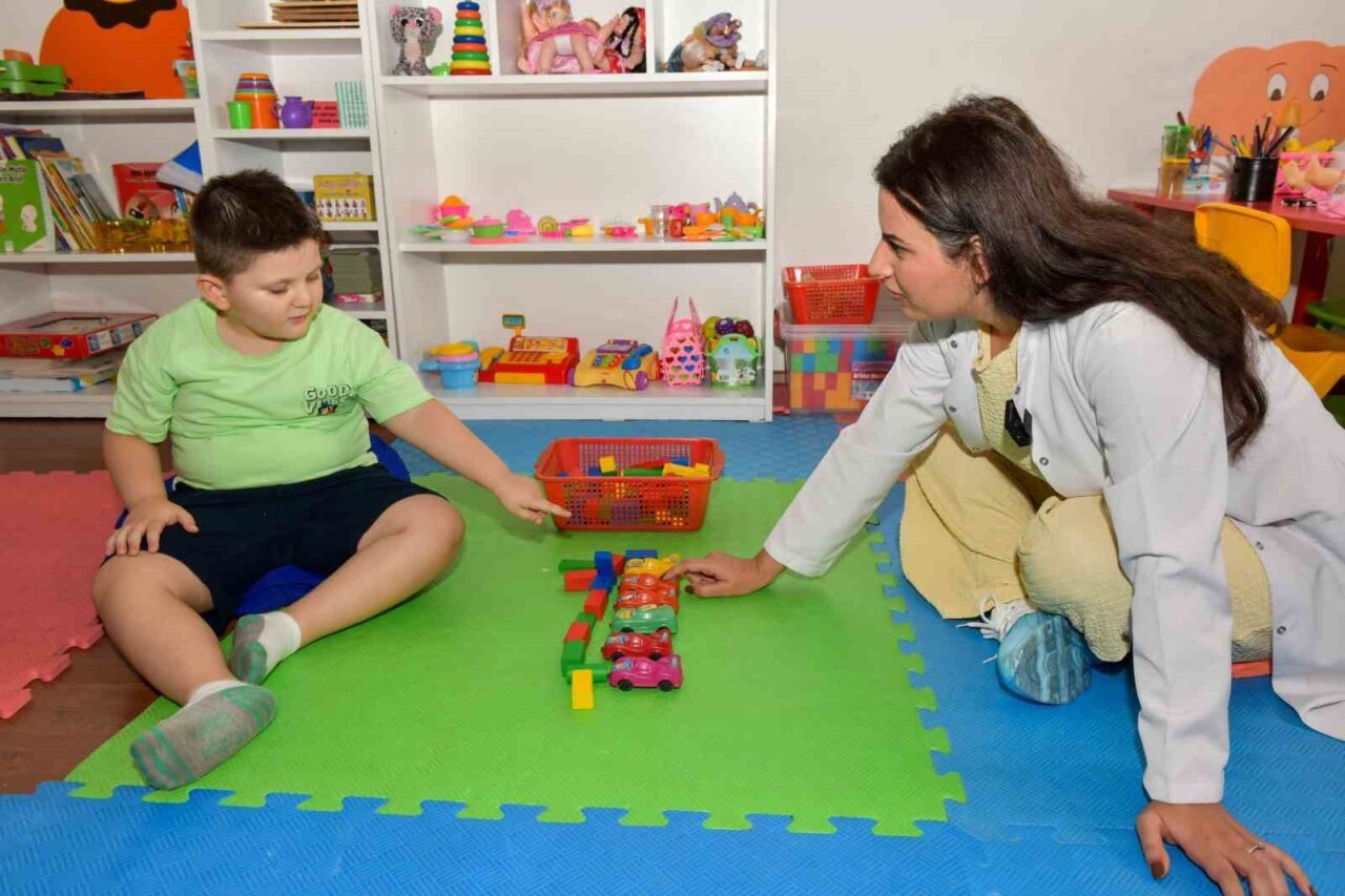 Esenyurt Belediyesi Özel Eğitim Merkezi’nde eğitim alan 5 yaşındaki Metehan