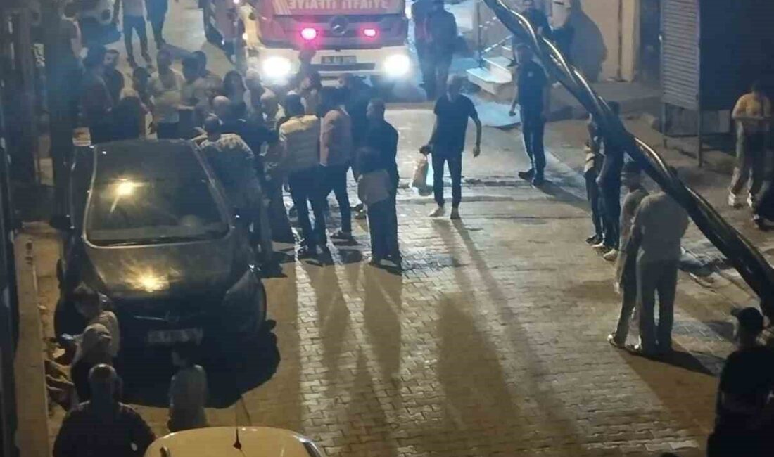 Esenyurt'ta, bıçakla tiner taşıyan bir kişi, eşinin erkek kardeşinin evini
