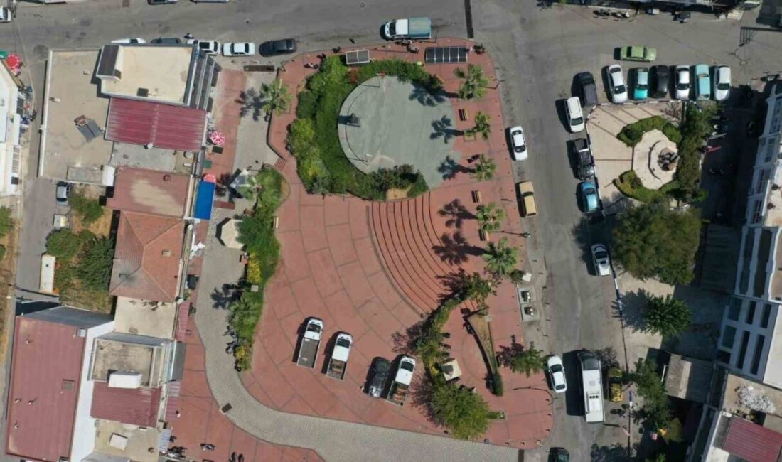 Bodrum Belediyesi, eski kent mobilyalarını yenileriyle değiştiriyor. Destek Hizmetler Müdürlüğü,