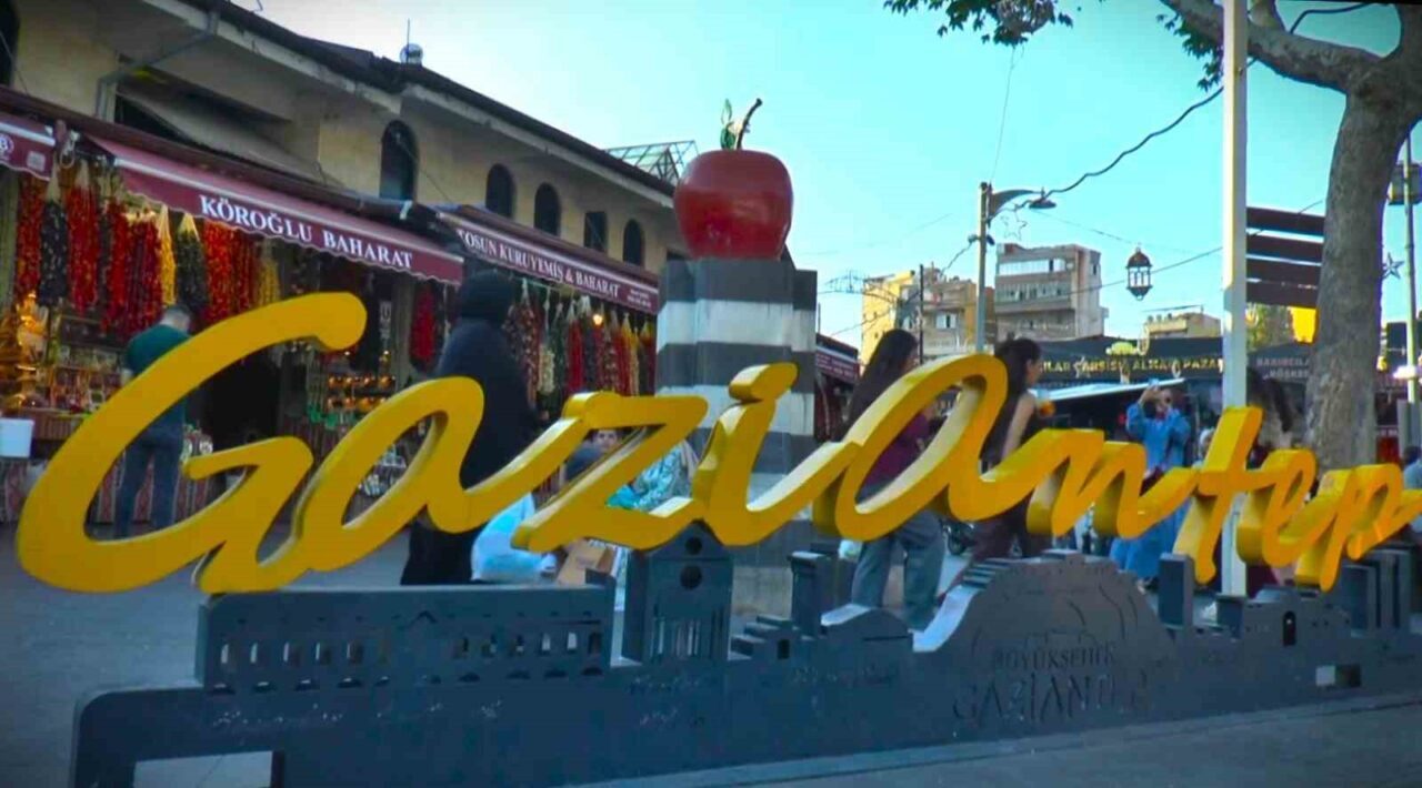 Yaz tatilleri için Avrupa'dan Gaziantep'e dönen gurbetçiler, esnafa büyük katkı