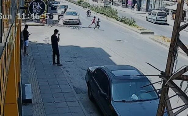 Mersin'de 5 yaşındaki İsra ve 7 yaşındaki Muhammed Elosman kardeşler,