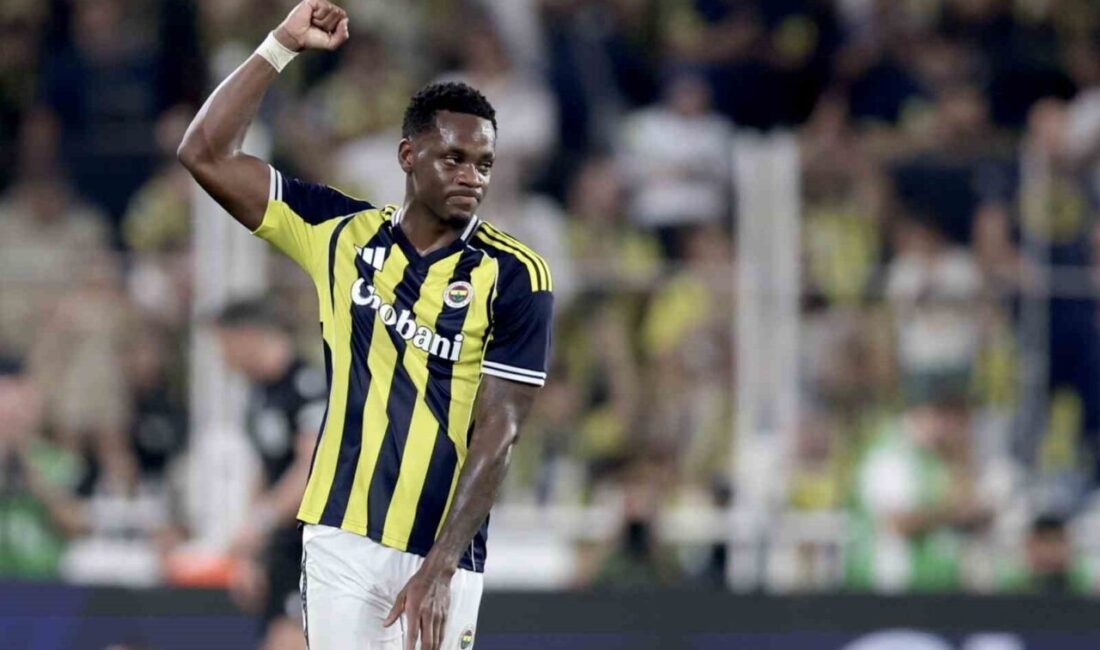 Fenerbahçe'nin Kolombiyalı futbolcusu Jhon Duran, Feyenoord karşısında 5-2 galibiyette ilk