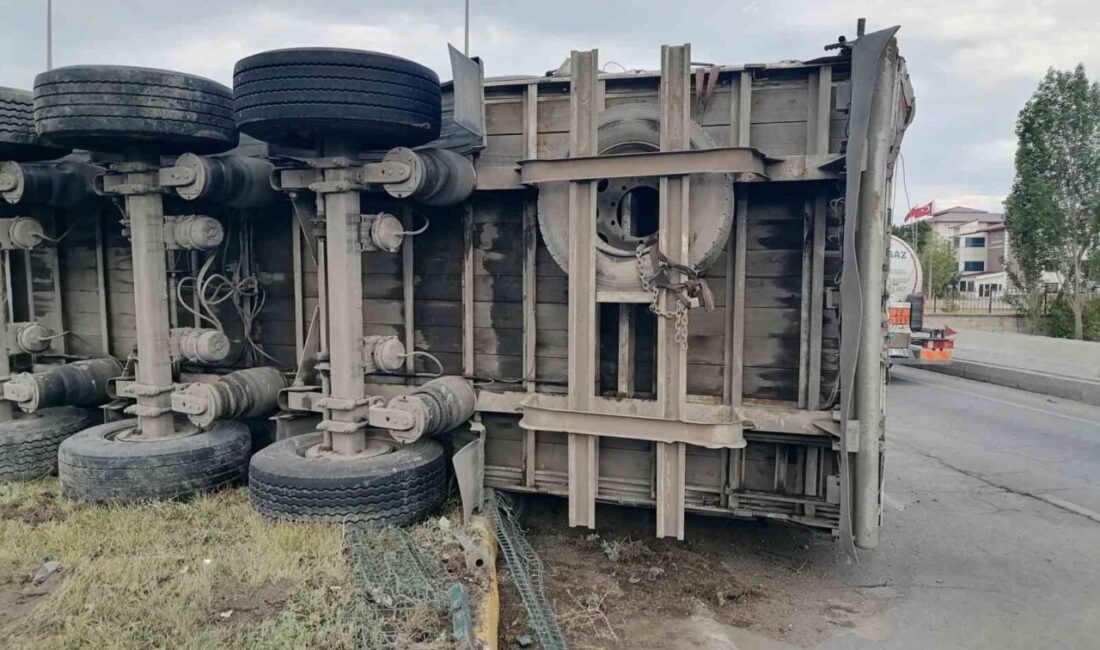 Erzurum'un Aşkale ilçesinde frenleri boşalan yabancı plakalı tır, Tepebaşı mevkiinde