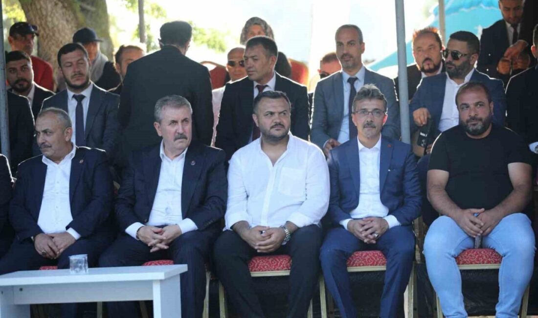 Büyük Birlik Partisi Genel Başkanı Mustafa Destici, Erenler Belediyesi'ni kazanan