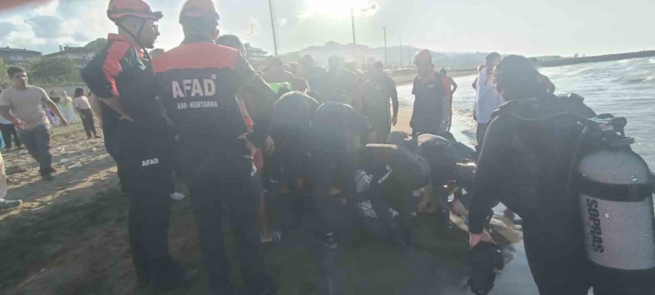 Giresun'un Güre mevkiinde denize giren 20 yaşındaki Cihan Tekin, dalgalara