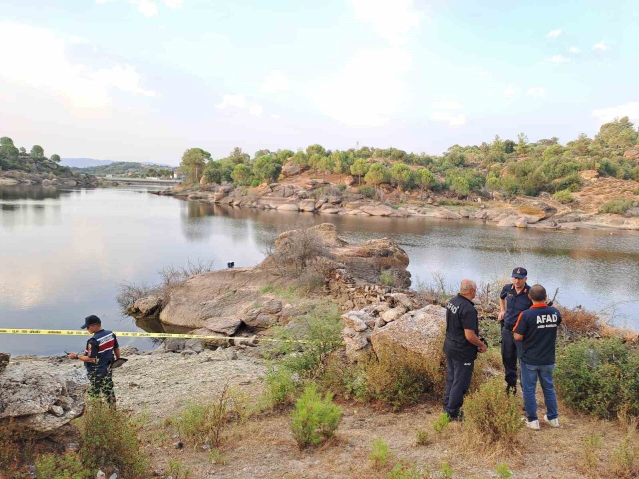 Aydın'ın Karpuzlu ilçesinde 27 yaşındaki Sezai Canal, gölete gitmek üzere