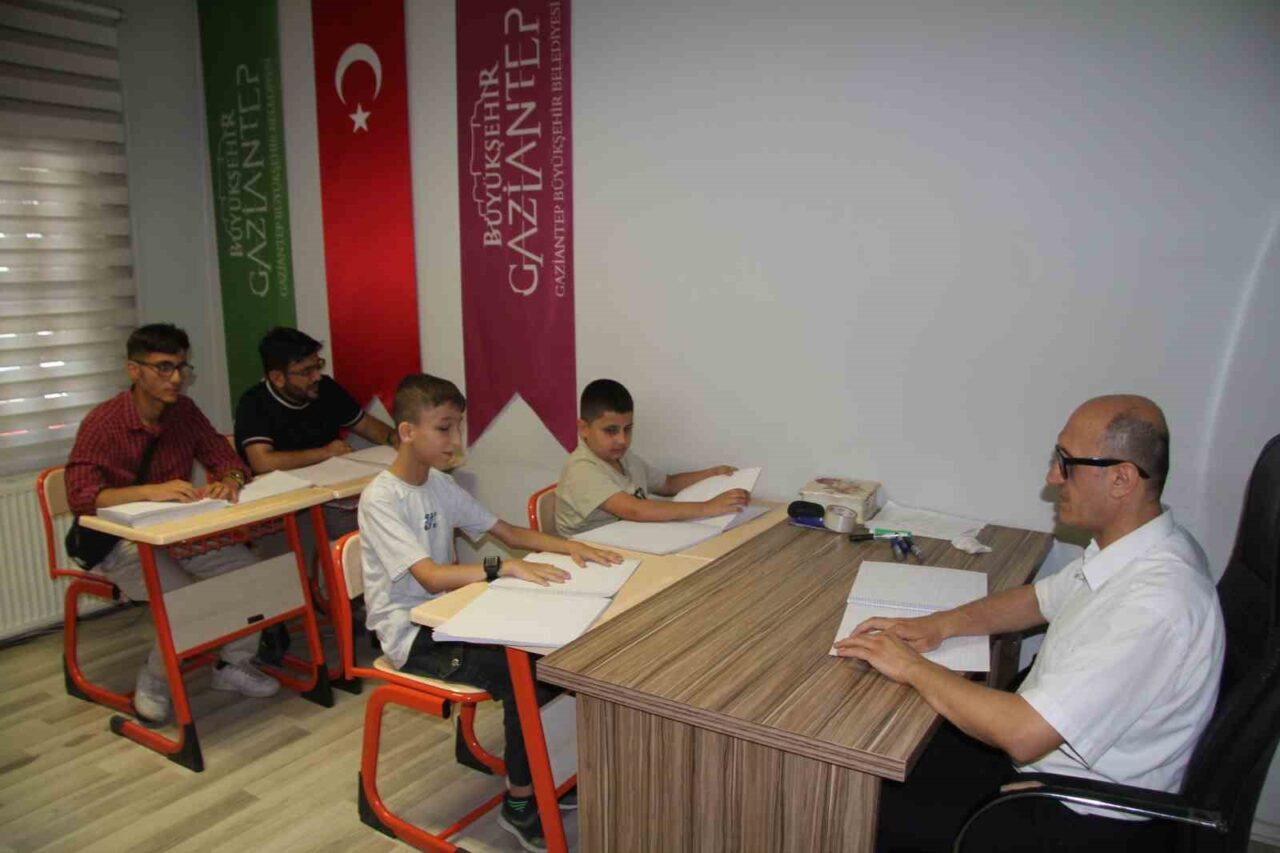 Gaziantep'te görme engelli öğrenciler için düzenlenen Kur’an-ı Kerim kursu büyük