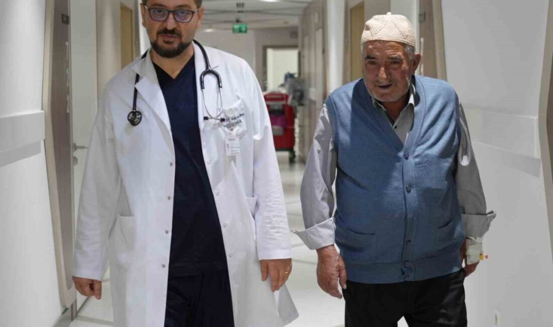 Samsun'da Medicana International Hastanesi'nde yenileyici tedavi alan 71 yaşındaki Sefer