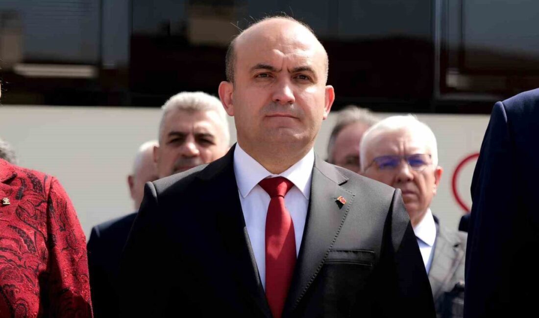 AK Parti Eskişehir İl Başkanı Gürhan Albayrak, CHP'li belediyeleri kentsel